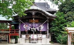 八幡神社の社殿。'15.07.18.