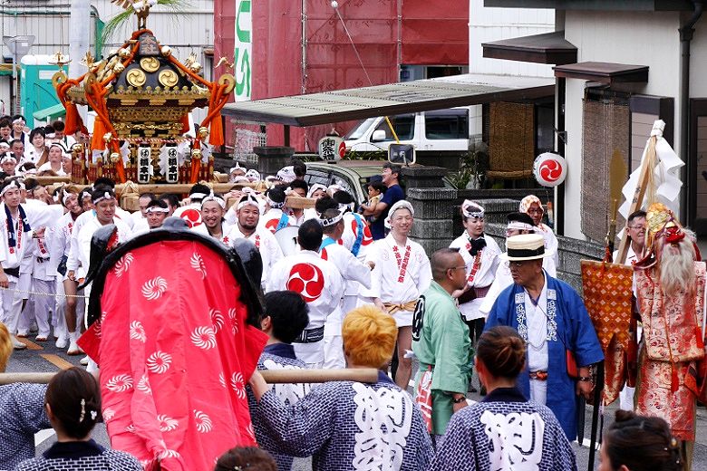 gion-sisigasira2.jpg(142363 byte)