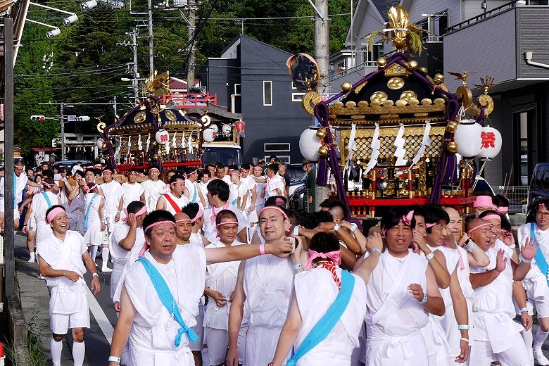 参道を第一鳥居へ。'15.08.27.