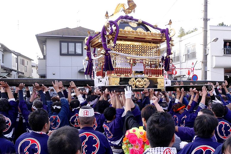 神揃場出立つの子安神社。'15.11.01.