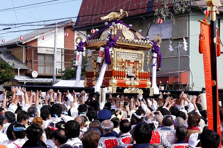 神揃場自治会館入口。'15.11.01.