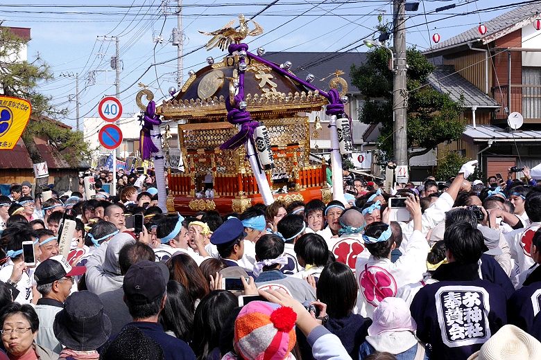 神揃場前の三叉路。'15.11.01.