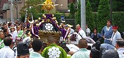 急激に下ろす神輿揉み。09.09.05.