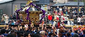 差し上げのまま出口に向かう八王子。09.11.22.