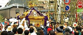 神揃場から出てくる二宮神社。09.11.22.