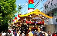 御旅所までじわじわと前進。'10.04.29.