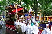 第3山鼻祭典区の山車。'10.06.16.