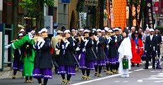 先駆けの維新勤王隊。'10.06.16.