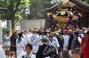 本堂三周の宮出し。'10.08.15.