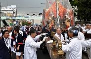 お旅所内での神輿担ぎ観れず残念。'11.04.24.