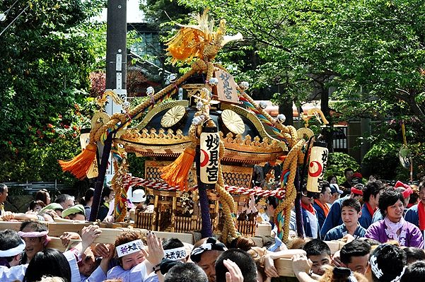 早期東北復刻祈願の妙見宮の宮神輿渡御。'11.05.08.