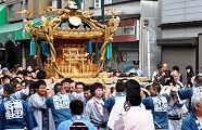 態勢整え直しての担ぎ。'11.06.05.