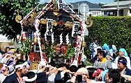 背高神輿は左右にぶれる。'11.07.17.