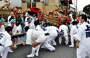 上町の神輿揉み。'11.07.23.