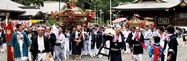 神事が行われているが若宮社は宮出し。'11.07.23.