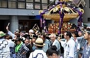 担ぎ手は丸子2丁目町会。'11.08.15.
