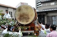名物太鼓も転送してくる。'11.08.20.