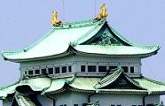 金の鯱鉾載せた名古屋城。'11.04.10.