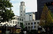 建設当時は多摩川河口の羽田沖合が眺望できた。09.11.01.
