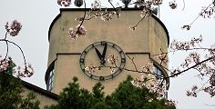 両面ガラス張りの塔屋。10.04.09.